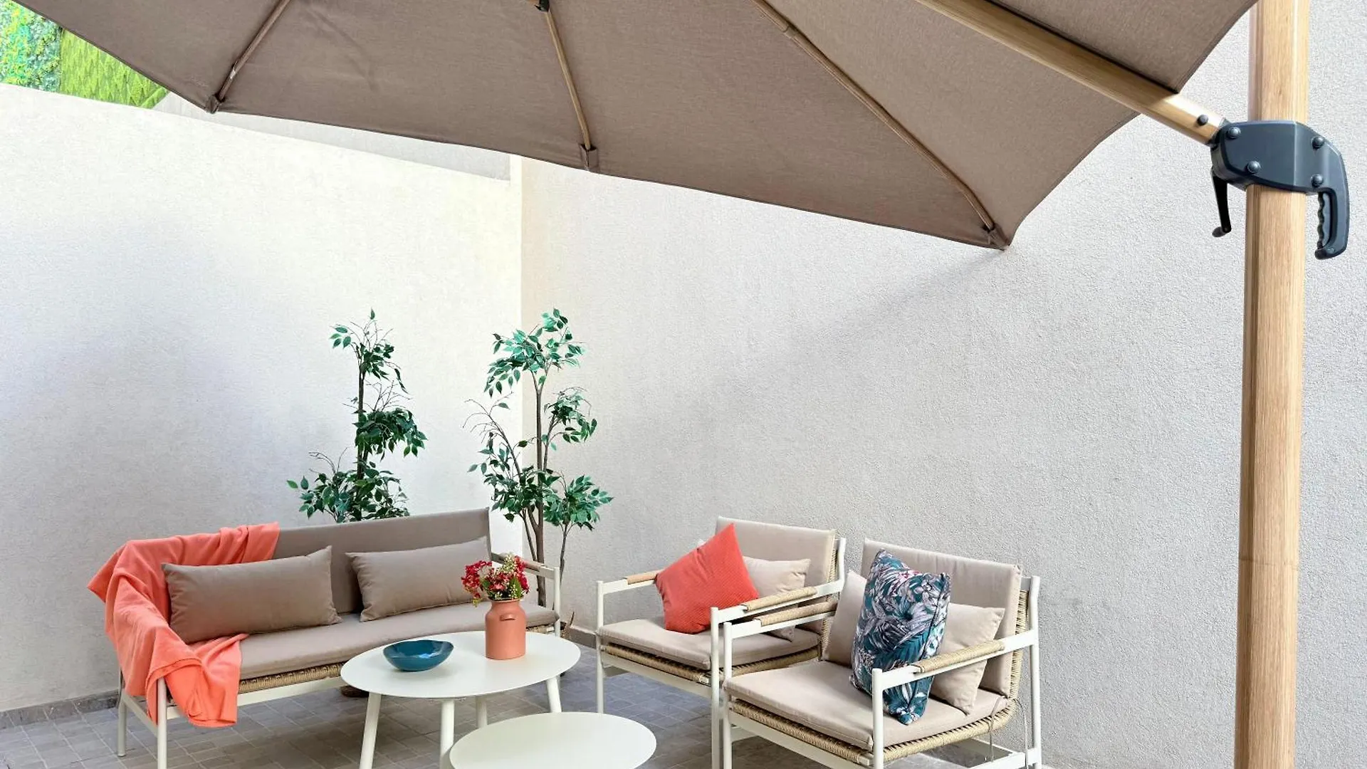 Cosy Patio Sunny 2Br - New Building - Near Oasis Train Station Apartment Casablanca Morocco